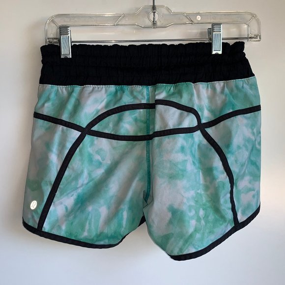 LULULEMON Tracker Shorts with Liner Size 4 - Picture 5 of 8